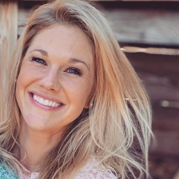 Meet your Posher, Sharice - Picture 1 of 1